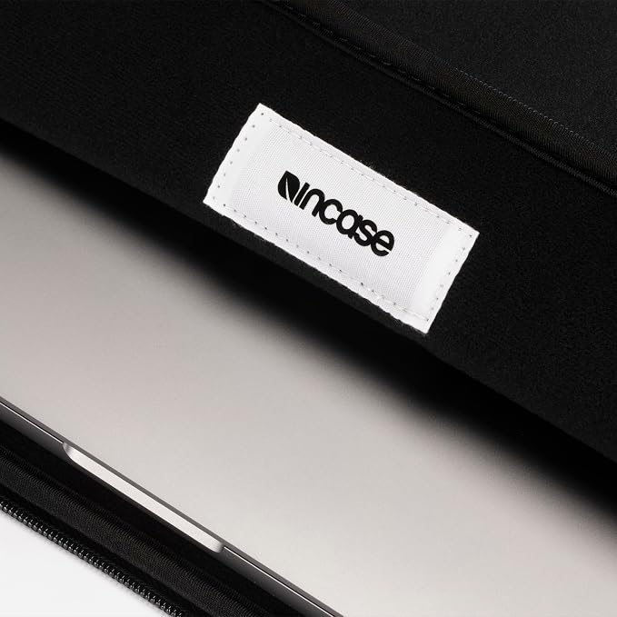 Incase Classic Universal Sleeve - Image 4